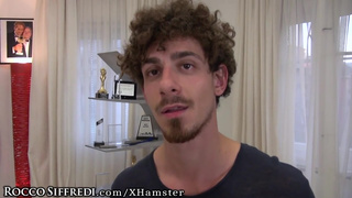 Рокко Сиффреди с товарищем трахают во все щели очкастую гостью