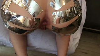 Ебет раком большую попку белокурой шлюхи